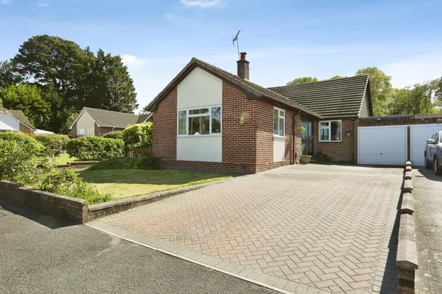 Tudor Gardens, Hedge End, Southampton, photo 1