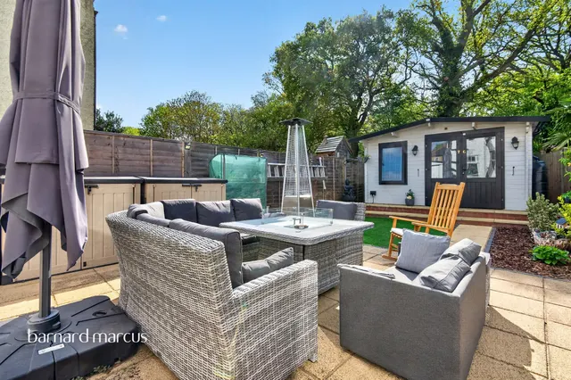Rollesby Road, Chessington, KT9, photo 3