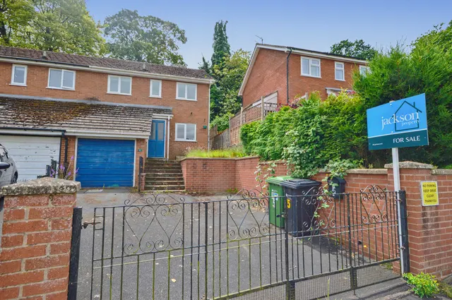 Bradnor View Close, Kington, Herefordshire, HR5 3UA, photo 1