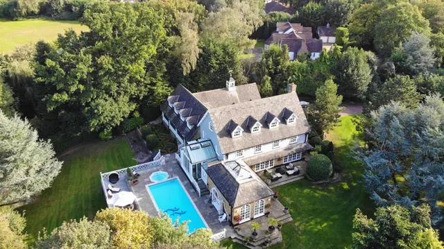 Avey Lane, High Beech, Loughton, photo 1