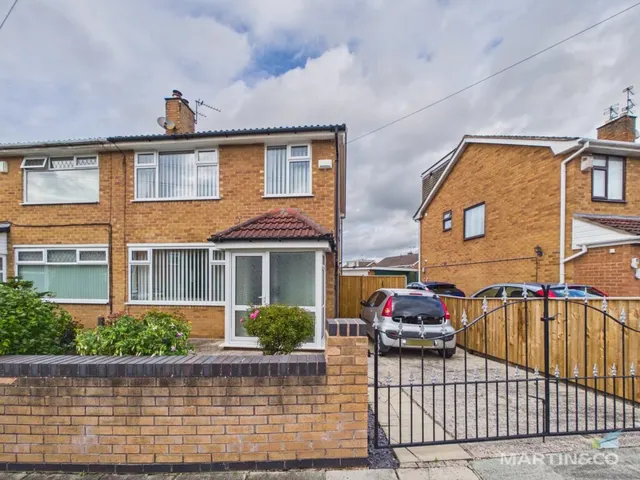 Moreton, Wirral, CH46, photo 1