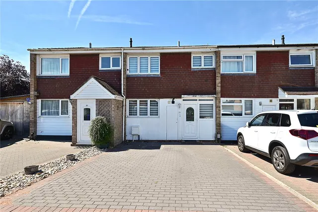 Shepherds Walk, Farnborough, GU14 9HA, photo 1