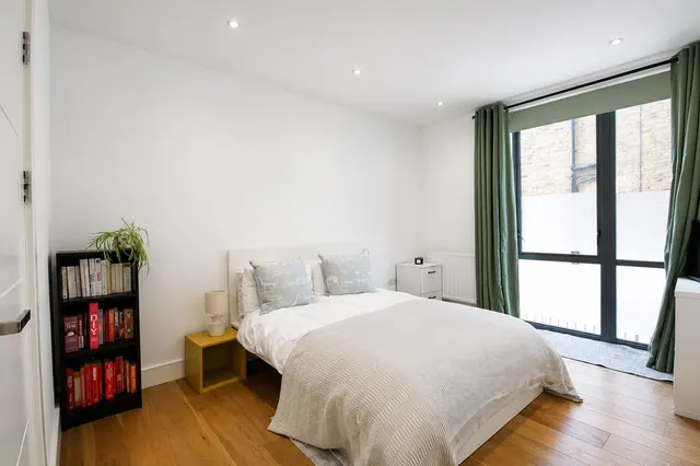 Alton Road, London, SW15, photo 3