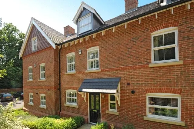 Heathlands Place, SL5, photo 1
