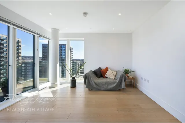 Kidbrooke Park Road, London, SE3, photo 2