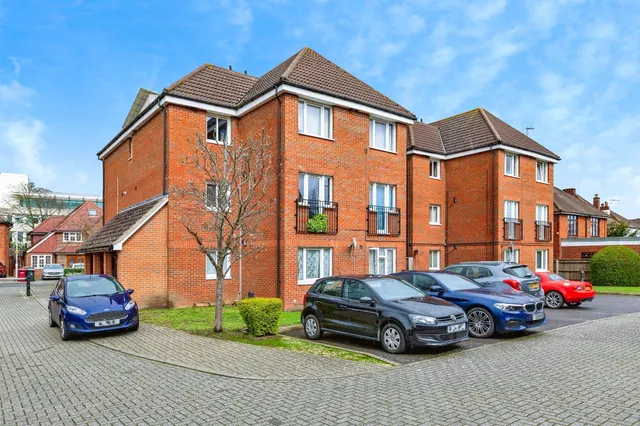 Merton Road, Slough, SL1, photo 2
