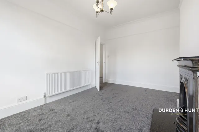 Latchett Road, Woodford, E18, photo 3