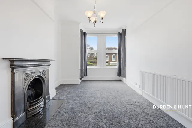 Latchett Road, Woodford, E18, photo 2