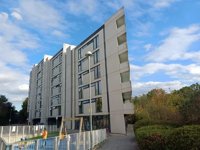 Colonial Drive, London, W4, photo 2