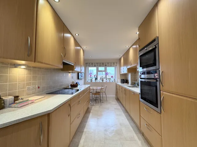 Lodge Close, Edgware, HA8, photo 2