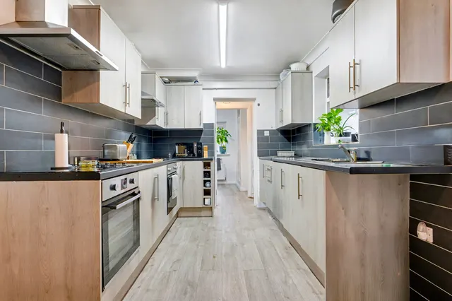Dawlish Road, London, N17, photo 1