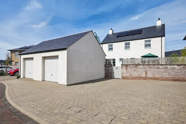 Photo 3 — 18 Caora Way, Seamill, West Kilbride, KA23 9FE
