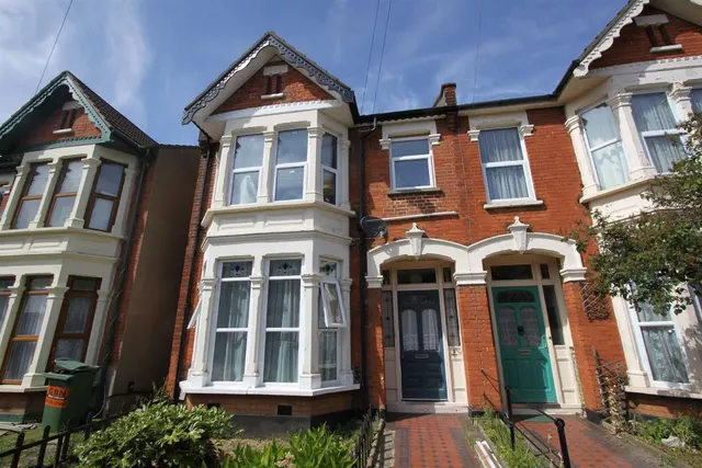 Wimborne Road, Southend On Sea, photo 1