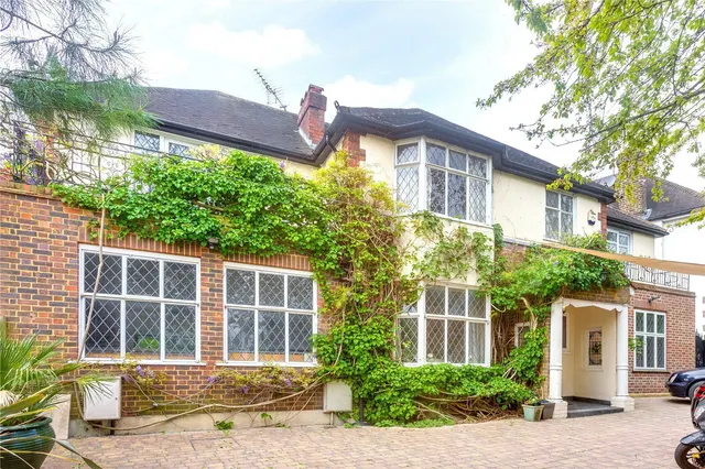 Sutherland Grove, London, SW18, photo 2