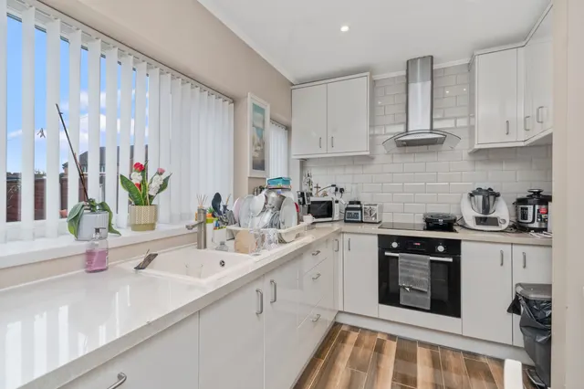 Fairbrother Crescent, Warrington, WA2, photo 3