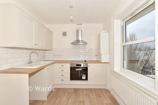 Pleydell Gardens, Folkestone, CT20, photo 3