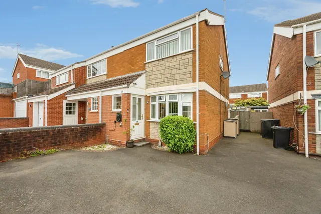 Puxton Drive, Kidderminster, photo 1