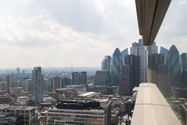 Photo 3 — Flat 3105, 2 Principal Tower, London