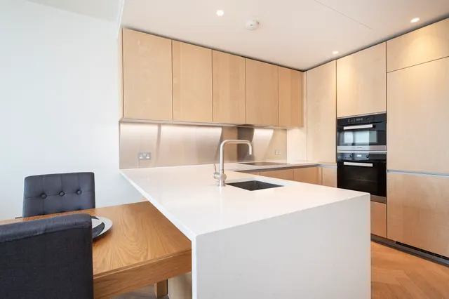 Photo 2 — Flat 3105, 2 Principal Tower, London