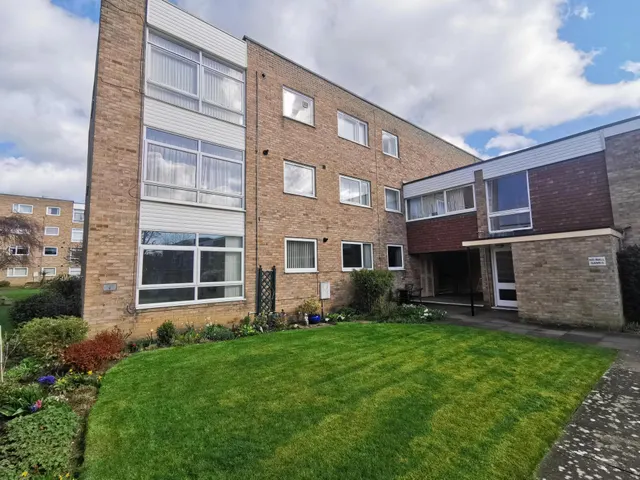 Hunters Court, Gosforth, NE3, photo 1