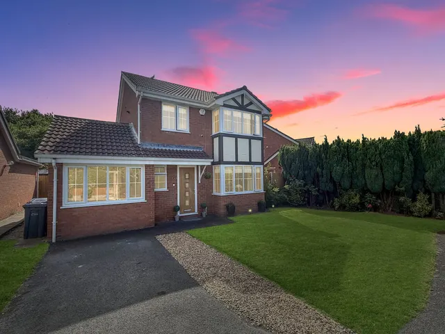 Cadman Drive, Priorslee, TF2, photo 1