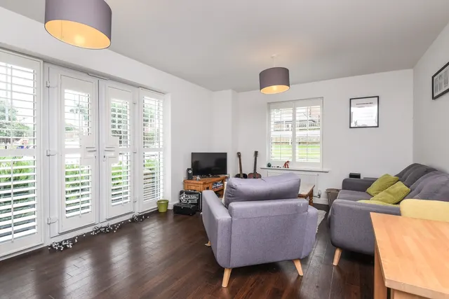 Wells View Drive, Bromley, BR2, photo 2
