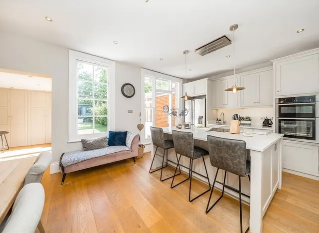 Photo 3 — Kingswood Road, Wimbledon, SW19
