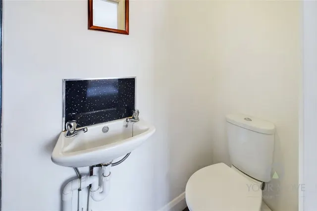 Photo 3 — Parkfield Avenue, Northampton, NN4