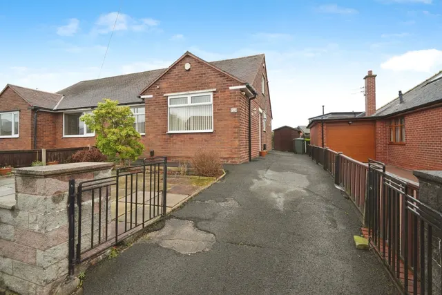 Cranbourne Drive, Chorley, Lancashire, PR6, photo 1