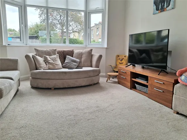 Photo 3 — Fitzjohn Avenue, Barnet, EN5 2HP