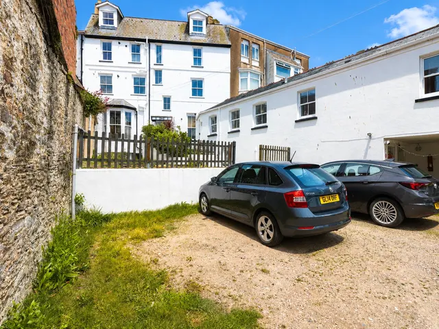 High Street, Ilfracombe, EX34, photo 1