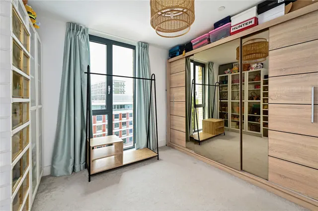 Fairfield Avenue, Staines, TW18, photo 3