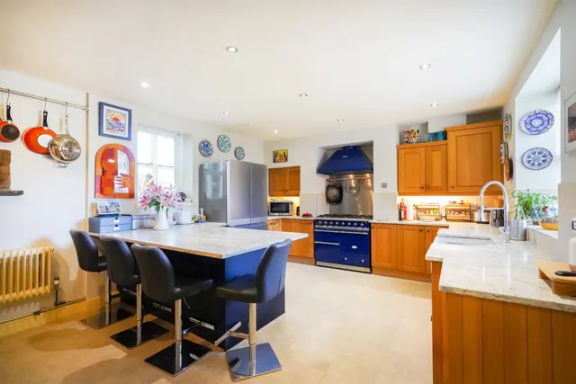 Summerley Lower Road, S18, photo 3