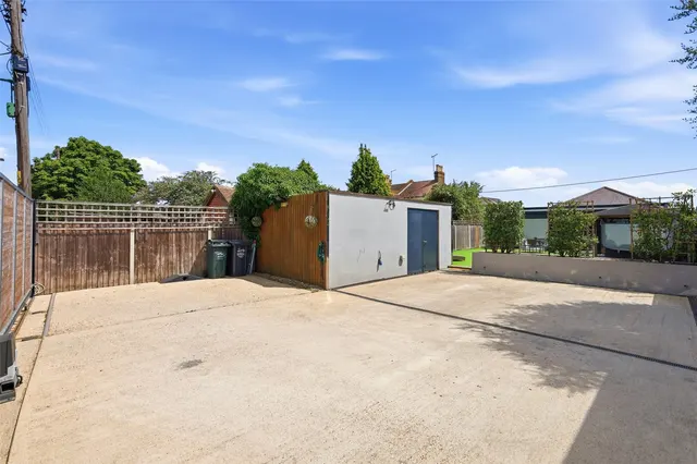 Photo 3 — Shirehall Road, Hawley, DA2