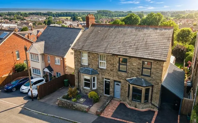 Grove Road, Lydney, photo 1