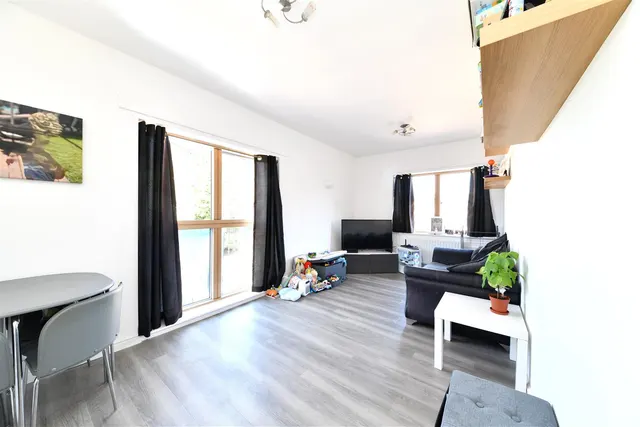 Photo 3 — Kilby Road, Stevenage, SG1 2LT