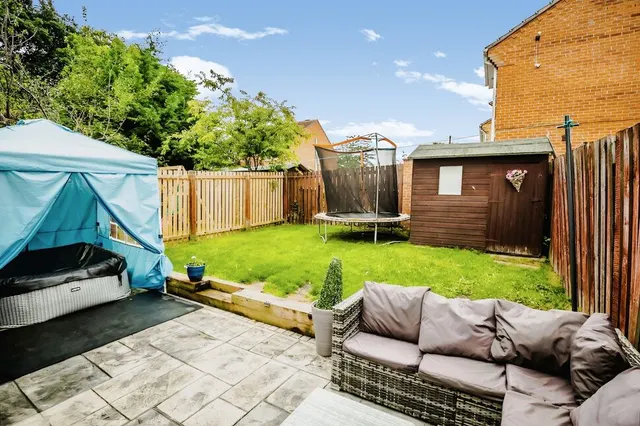 Photo 2 — Westfield Court, Dalton, Huddersfield, West Yorkshire, HD5