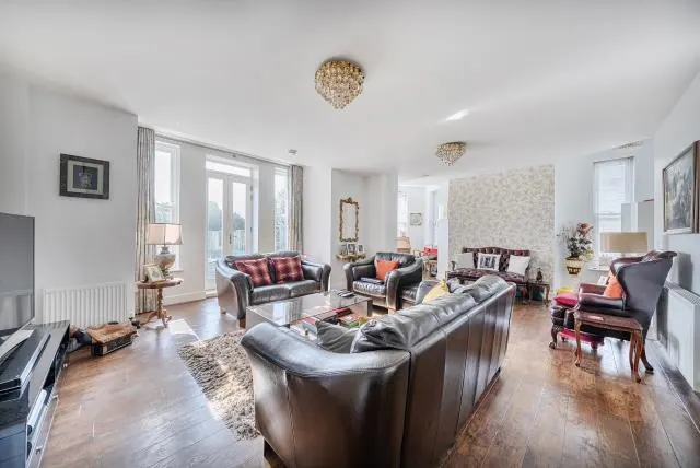 Blumenthal Close, Isleworth, TW7, photo 3