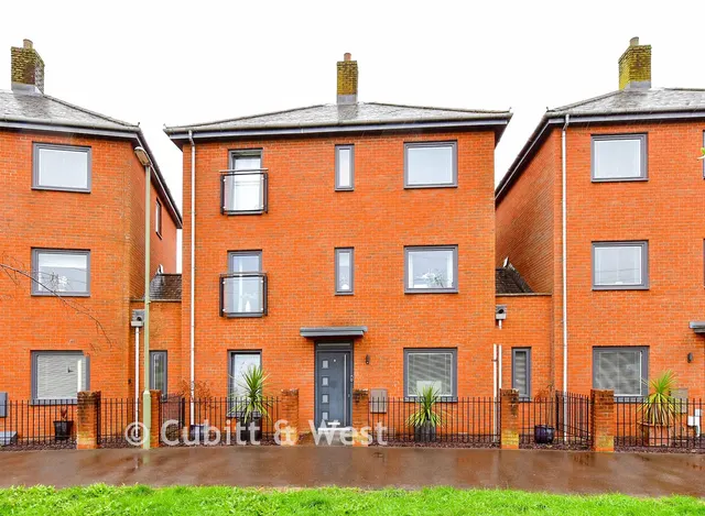 Darnel Crescent, Waterlooville, PO7, photo 1