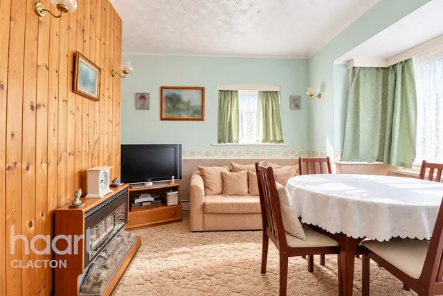 Oakleigh Road, Clacton-On-Sea, CO15, photo 3