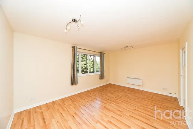 Overton Road, SM2, photo 2