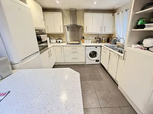 Cromford Bank, Glossop, SK13, photo 3