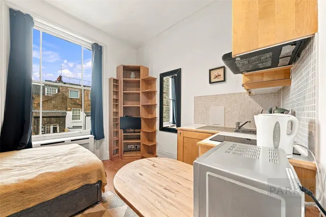 Belgrave Road, London, SW1V 2BL, photo 1