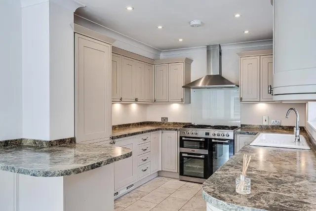Parsonage Close, Warlingham, photo 3