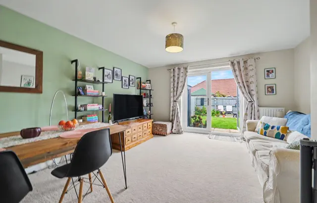 Photo 3 — Cuckoo Drive, Kibworth, LE8