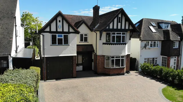 Hillcrest Road, Loughton, photo 1