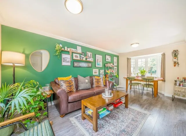 Photo 2 — Fawcett Close, Streatham, SW16