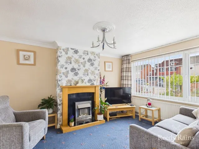 Photo 2 — Hallgarth Close, Middlesbrough, North Yorkshire, TS5