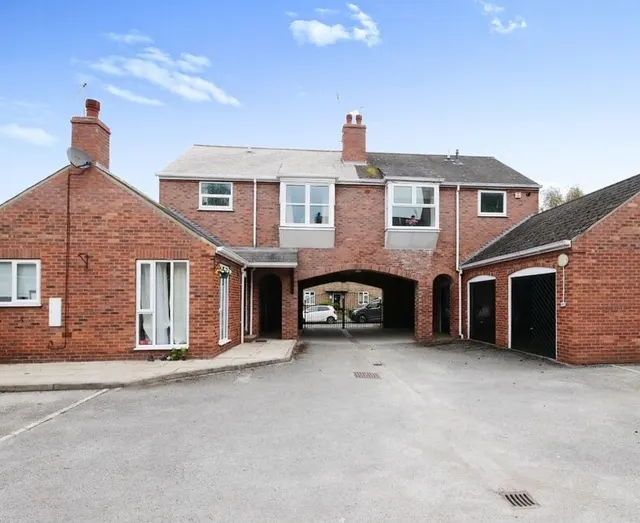 2 bedroom flat — Penleys Court, Penleys Grove Street, North Yorkshire, YO31
