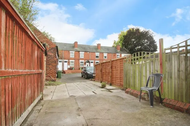 Armstrong Terrace, Pontefract, WF8, photo 2